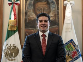 El Gobernador del estado de Nuevo León, Samuel García, posa durante una entrevista con EFE el 6 de junio de 2023, en el Palacio de Gobierno de Monterrey (México). EFE/Miguel Sierra 01 070623
