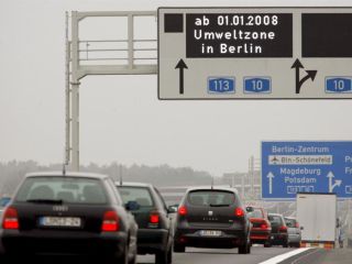 En la imagen de archivo, autopista A13 cerca de Schoenfeld, Alemania. EFE/ BERND SETTNIK 01 230424