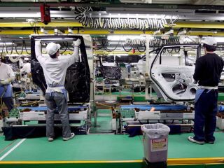 Fotografía de archivo en la que se registró una de las líneas de ensamblaje de la automotriz japonesa Toyota, en Toyota (Japón). EFE/Everett Kennedy 01 300823