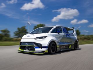 Ford e-Transit SuperVan 2022 01 230622
