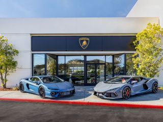 Automobili Lamborghini estrena una sala de exposición rediseñada en San Francisco 02281024
