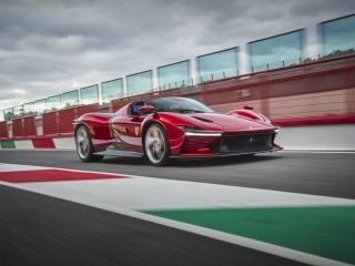 Ferrari Daytona SP3 01 310322