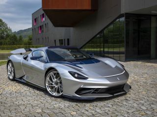 Automobili Pininfarina Čeladná: una nueva e impresionante galería de marcas para Europa Central 02 240724