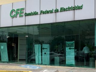 Vista exterior de una sucursal de la Comisión Federal de Electricidad (CFE), en Ciudad de México (México).