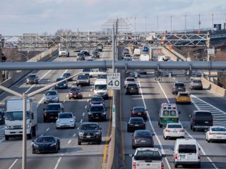 Fotografía de vehículos en la autopista de Estados Unidos. EFE/ Ángel Colmenares 01090525