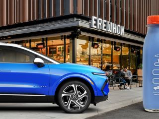 Chevrolet y Erewhon lanzan el 'Electric Juice' de la Equinox EV 01250924