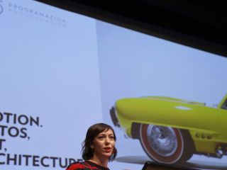 La comisaria del Museo Guggenheim Bilbao, Lekha Hileman Waitoller, presenta la exposición "Motion.Autos,Art, Architecture" que dará comienzo el 8 de abril y forma parte del programa de actividades que se desarrollarán para celebrar su 25 aniversario.