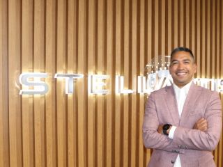 Stellantis Norteamérica anunció el nombramiento de Daniel Alejandro González como CEO de Stellantis México, reportando a Antonio Filosa, COO de Las Américas y Director de Calidad de Stellantis, con efectividad inmediata. 01100325