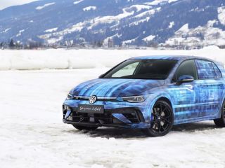 Vista previa del Golf R en la Ice Race Zell am See 01 290124