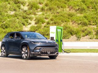 Fisker afirma su compromiso con el uso de energías renovables con el socio europeo de carga pública Allego 01 170523
