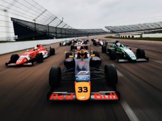  Ford celebra la F4, cuna de los grandes pilotos, mientras se prepara para un futuro híbrido