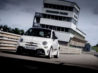 La prueba de la Universidad de Loughborough y Abarth encuentra que la conducción en pista aumenta el estado de ánimo más que un entrenamiento en el gimnasio 01 080822