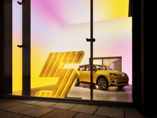 El Renault 5 E-Tech electric lleva el estilo francés a la emblemática Oxford Street de Londres para vivir la experiencia de la maison 5 01190325