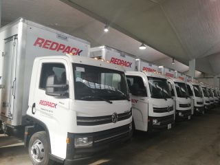 VOLKSWAGEN CAMIONES Y BUSES ENTREGA 30 DELIVERY’S 4.160 A REDPACK