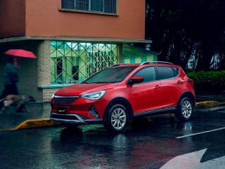 JAC da a conocer la nueva imagen de su SUV más emblemática, ahora conocida como “JAC 2” 01 170724