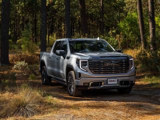 GMC Sierra 01 190422