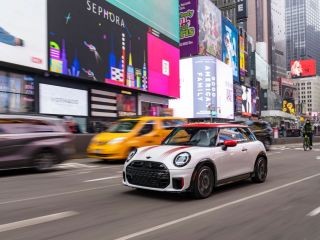 MINI John Cooper Works en la Gran Manzana.  01080525