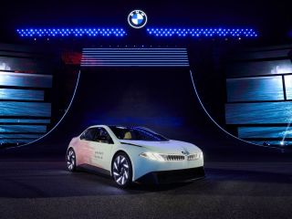 Experiencia de conducción en una clase propia: el BMW Vision Driving Experience destaca en Shanghái con maniobras espectaculares y un acabado brillante. 01210425