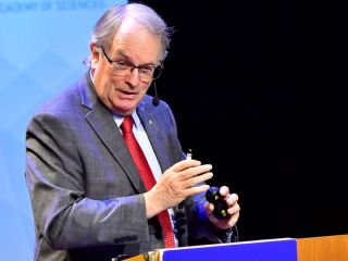 El Nobel Whittingham asegura que los vehículos, de cualquier tamaño, serán eléctricos  