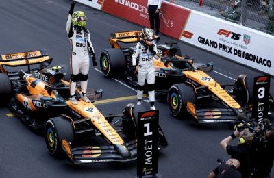 El piloto de McLaren Lando Norris celebra la victoria en el Gran Premio de Mónaco. EFE/EPA/YOAN VALAT 01250525