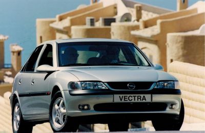 EL OPEL VECTRA, UN PRECURSOR DE LA SEGURIDAD HACE 25 AÑOS