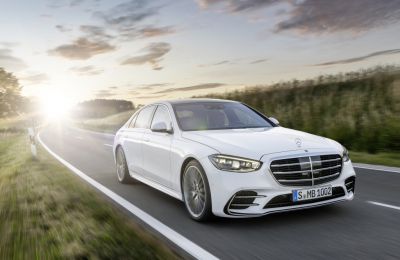 Las ventas de automóviles Mercedes-Benz aumentaron un 25,1% de enero a junio, las entregas de xEV se cuadriplicaron con creces