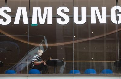 Una fotografía de archivo de una tienda de Samsung. EFE/EPA/Alex Plavevski