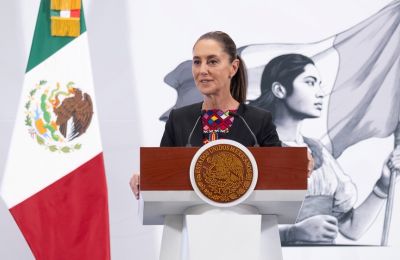 Fotografía cedida este jueves por la presidencia de México, de la mandataria mexicana Claudia Sheinbaum hablando durante una rueda de prensa en Palacio Nacional de la Ciudad de México (México). EFE/Presidencia de México/SOLO USO EDITORIAL 01020525