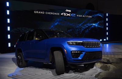 El Jeep Grand Cherokee 4Xe High Altitude se presenta durante el Auto Show de Nueva York 2022 en Nueva York, este 13 de abril de 2022.
