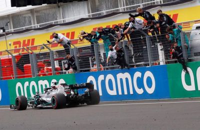 El inglés Lewis Hamilton (Mercedes), séxtuple campeón del mundo, se ha convertido en el nuevo líder del Mundial de Fórmula Uno tras ganar este domingo el Gran Premio de Hungría.