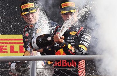 El piloto neerlandés Max Verstappen,de la escudería Red Bull Racing celebra la victoria. EFE/EPA/Daniel Dal Zennaro 01 030923