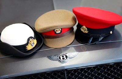 Bentley firma el Pacto de las Fuerzas Armadas como testimonio de su compromiso continuo 01 160124