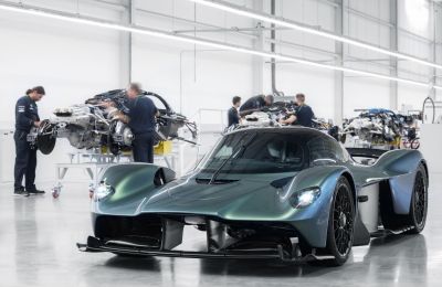 Primer automóvil de cliente Aston Martin Valkyrie completo