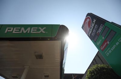 Vista de una estación de gasolina de Pemex en México, en una fotografía de archivo.