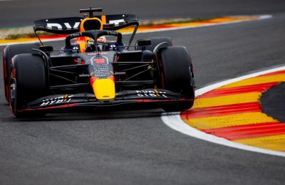 El neerlandés Max Verstappen (Red Bull), líder del Mundial de Fórmula Uno, durante los entrenamientos libres para el Gran Premio de Bélgica, en los que este viernes marcó el mejor tiempo del día, en el circuito de Spa-Francorchamps. 01 270822