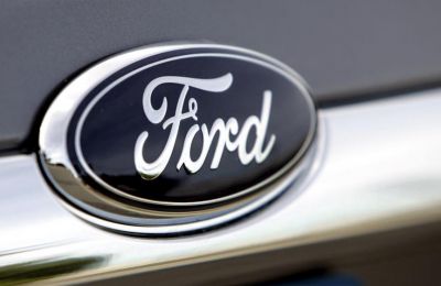 Fotografía de archivo del logo de la compañía Ford 01 031222