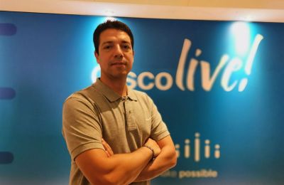 El brasileño Severiano Macedo, consultor en Transformación Digital de Cisco, posa este jueves durante una entrevista con Efe en el marco del foro Cisco Live! en Cancún (México).