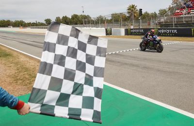 El piloto francés Fabio Quartararo entra en primera posición tras finalizar la sesión de clasificación del Gran Premio de Cataluña, que se disputa en el circuito de Montmeló.-
