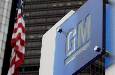 Fotografía de archivo del logo de General Motors. 