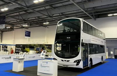 Equipmake presenta la tecnología de repotenciación de autobuses de dos pisos en ITT Hub 01 120522