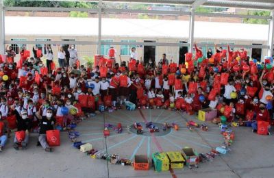 Nissan Mexicana, estas acciones, la marca nipona refuerza su compromiso con el bienestar de las comunidades y con los niños de México, fomentando la educación para el futuro. 01 171022