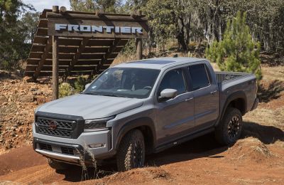 Nissan Frontier V6 PRO-4X 01 - 100122