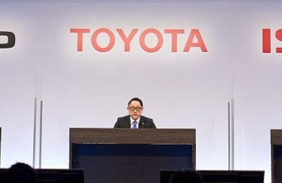 TOYOTA SE ASOCIA CON HINO E ISUZU