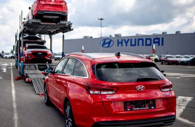 LA FÁBRICA DE HYUNDAI EN NOŠOVICE EXPORTÓ SUS VEHÍCULOS A MÁS DE 70 PAÍSES DE TODO EL MUNDO EL AÑO PASADO Y AUMENTÓ SUS BENEFICIOS EN UN 2,3%.