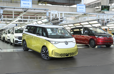 Comienza la producción en serie: el ID completamente eléctrico. Buzz producido junto con el nuevo Multivan y el T6.1 en VWN en Hannover 01 060622