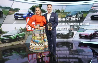 El ŠKODA ENYAQ iV gana el Volante de Oro 2021 como Mejor SUV Eléctrico