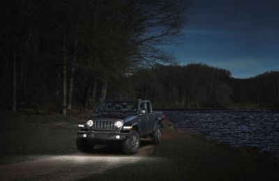 Jeep® Gladiator Dark Sky revelado con un aspecto imponente, un valor impresionante 01220525