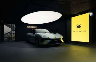 El centro de la marca Lotus Paris abre sus puertas 01 270923