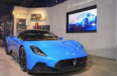 Maserati celebra el lanzamiento de Situ Live con el MC20