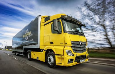 McGimpsey sigue adelante con el nuevo Mercedes-Benz Actros de MBNI Truck & Van 01 300523